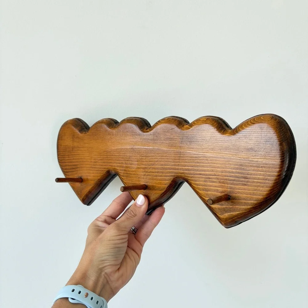 Vintage Wooden Triple Heart Wall Rack 3 Peg Hook Brown Rustic Nursery Entryway